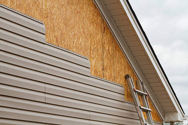 24/7 Emergency Storm Damage Siding Repair experts in Metamora, IL